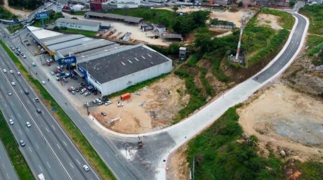 Mudança de sentido viário na Praia Comprida
