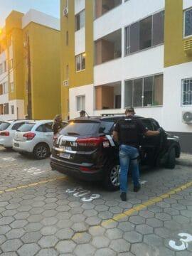 Armas e munições apreendidas em operação policial