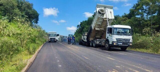 Asfaltamento na rodovia SC-281 entre Atalanta e Ituporanga