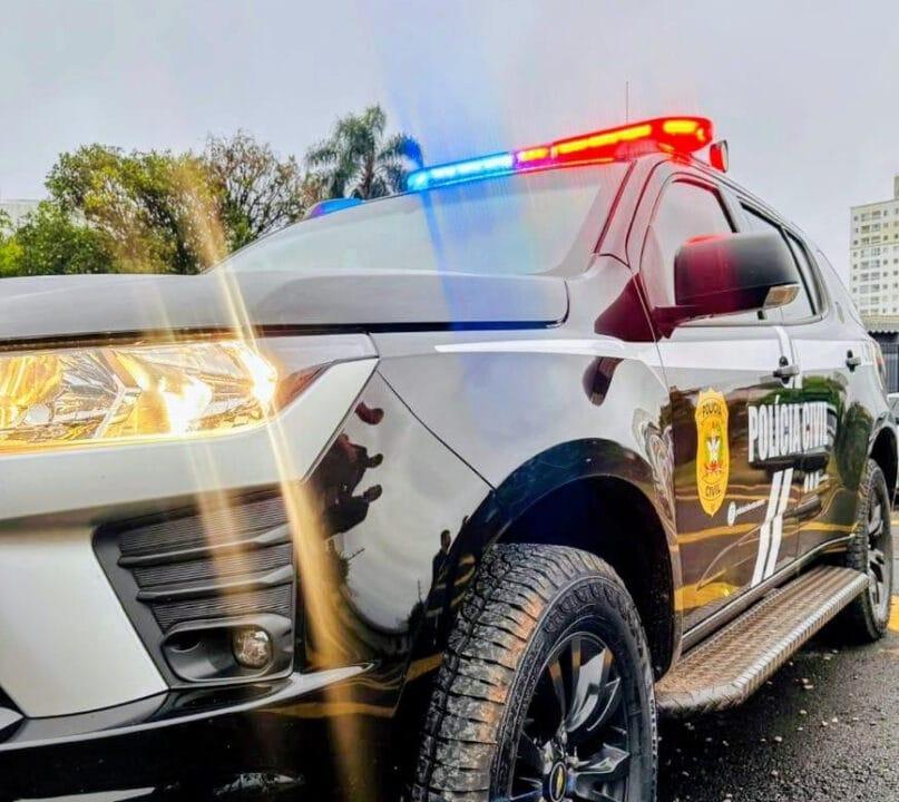 Homem sendo preso por tráfico de drogas em Chapecó