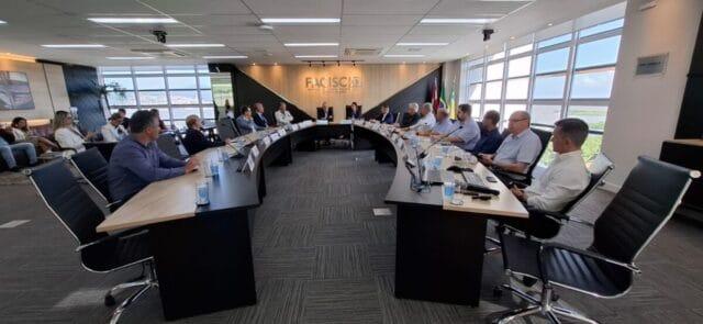 Grupo de Trabalho reunido para discutir a logística de transportes em Santa Catarina