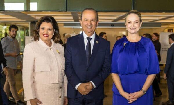 Vanessa Cavallazzi empossada como procuradora-geral de Justiça de SC