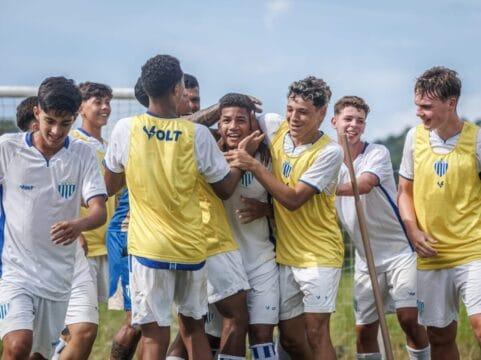 Jogadores do Avaí comemoram vitória no Campeonato Catarinense