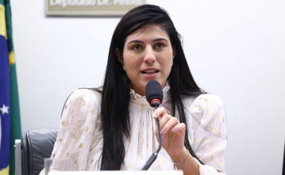 Advertência em embalagens de produtos com risco à gravidez