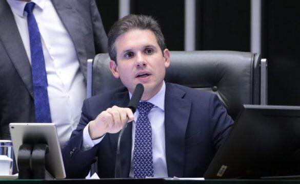 Presidente da Câmara dos Deputados durante discussão sobre aumento do IOF