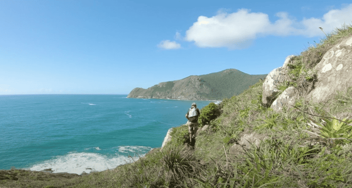 Documentário A Ilha em 300 mil passos
