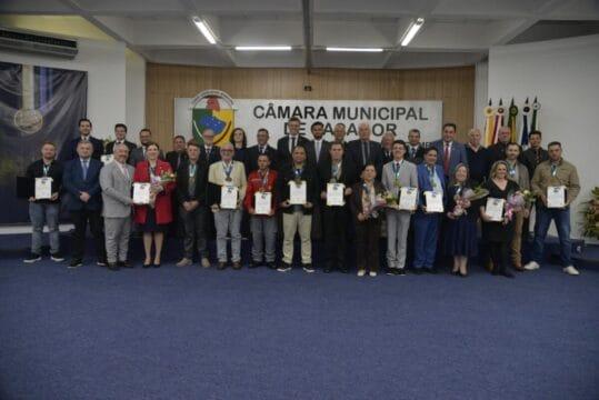 Cerimônia de premiação da medalha de mérito para o Câmpus Caçador