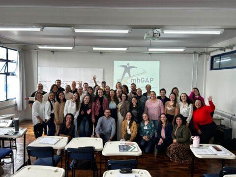 Profissionais de saúde participando de capacitação em transtornos mentais na região da Serra Catarinense