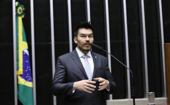 Crianças visitando parentes em hospital