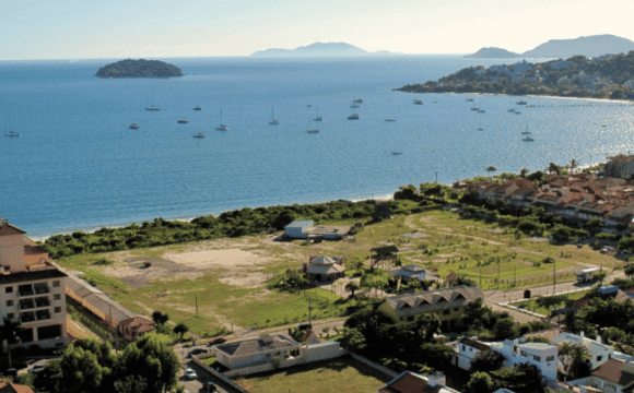 Residencial à beira-mar em Jurerê