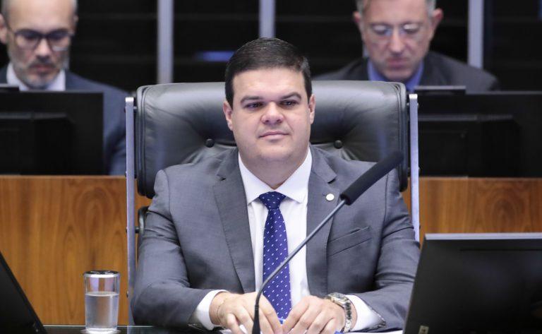 Enfermeiros defendem carga horária de 30 horas