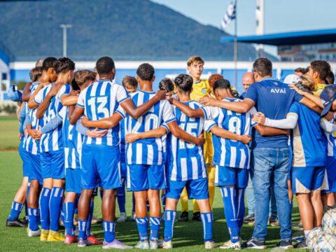 Jogadores do Avaí em campo
