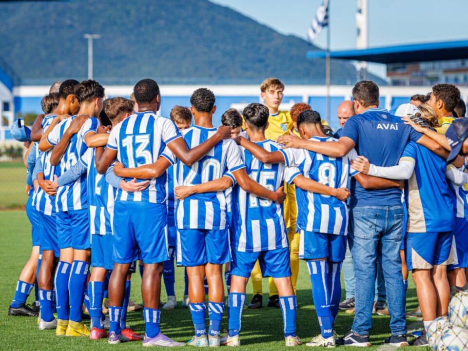 Jogadores do Avaí em campo