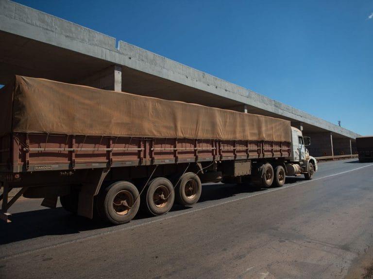 Imagem representativa da erosão às margens da BR-040 entre Valparaíso de Goiás e Brasília