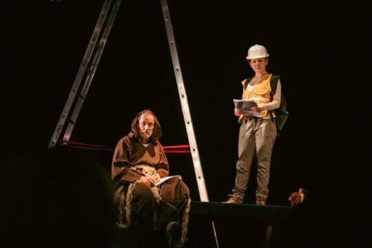 Imagem representativa do espetáculo teatral 'O Vigia' do Grupo de Teatro O Dromedário Loquaz