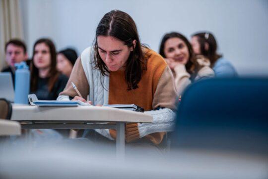 Estudante corrigindo cadastro no Programa Universidade Gratuita