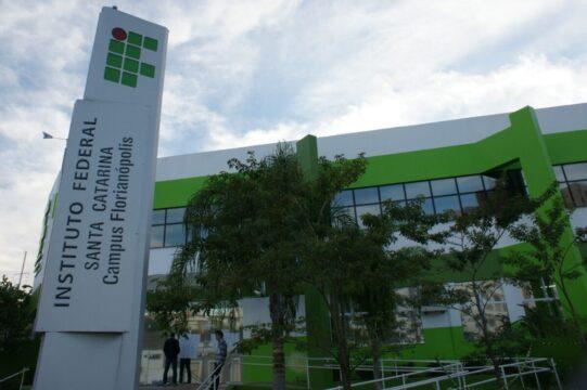 Laboratório Multiusuário de Clima e Ambiente