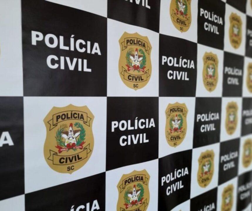 Pichações símbolos nazistas na escola