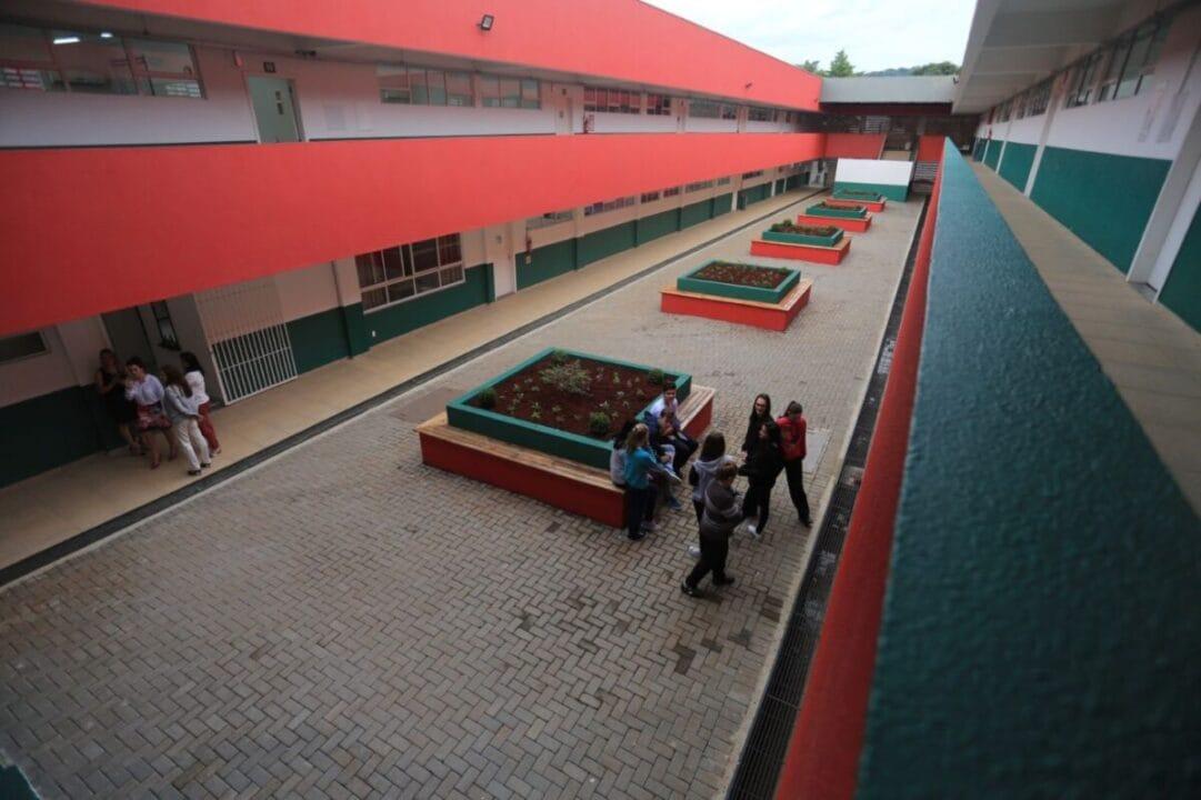 Manutenção eficiente nas escolas estaduais de Santa Catarina