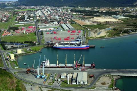 Imagem representativa das irregularidades encontradas no processo licitatório do Porto de Imbituba