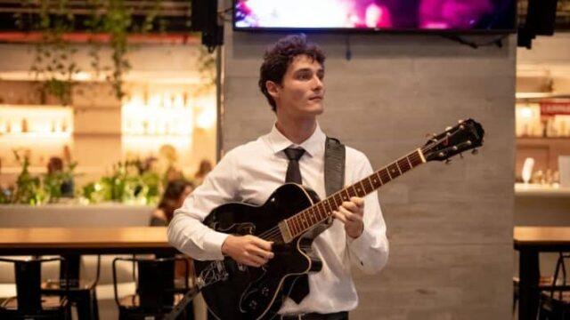 Apresentação de Jazz and Blues no MULTI Open Shopping em Florianópolis