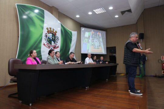 Prefeito de Chapecó e representantes da APAE