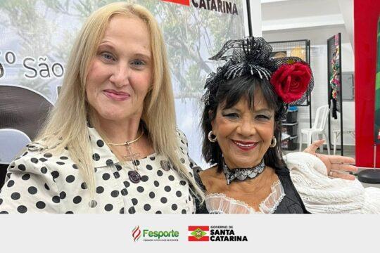 Mapi Cravo durante apresentação de dança