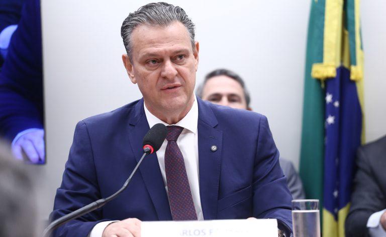 Ministro da Agricultura Carlos Fávaro em audiência na Câmara dos Deputados
