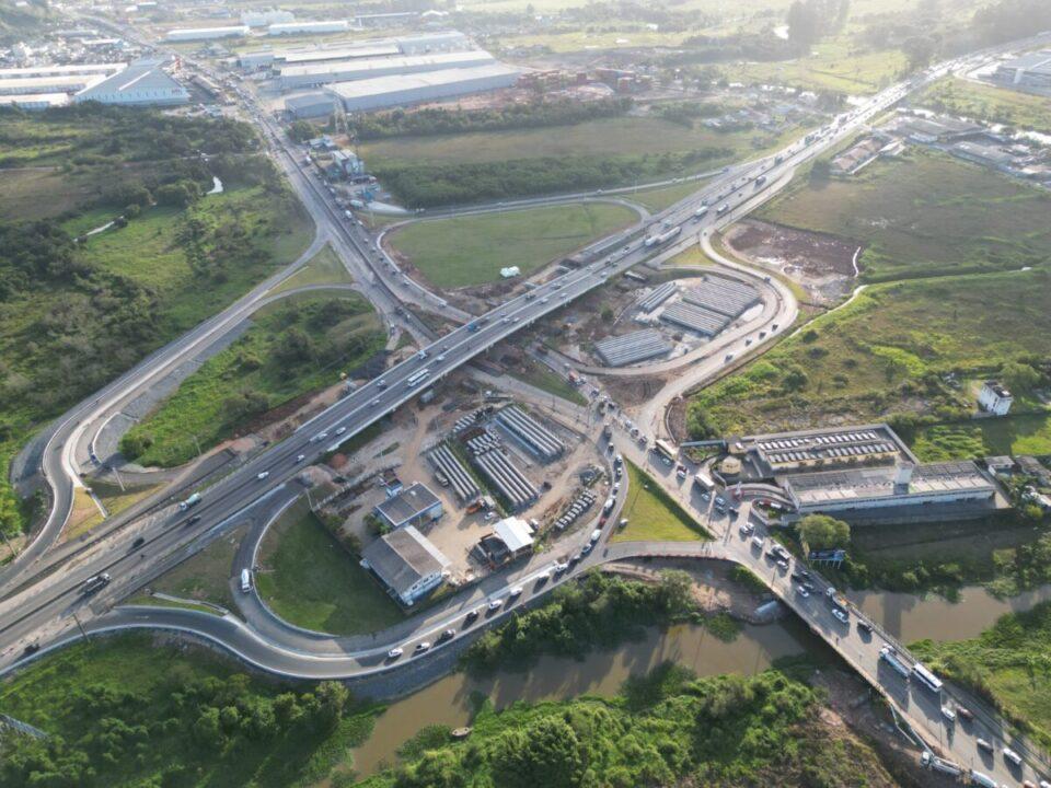 Interseção rodoviária em Itajaí