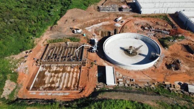 Concretagem na nova Estação de Tratamento de Esgoto de Potecas