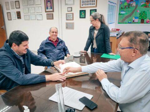 Prefeito Orvino Coelho de Ávila e Vice-Prefeito Michel Schlemper