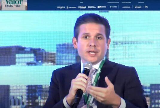 Hugo Motta em evento sobre isenção do Imposto de Renda