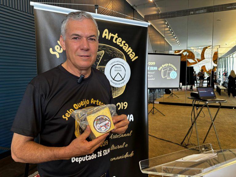 Queijo Minas Artesanal