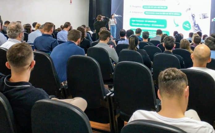 Docentes participando de evento internacional