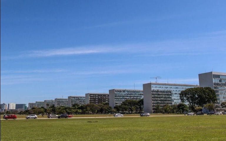 Imagem ilustrativa sobre reestruturação salarial no Poder Executivo Federal