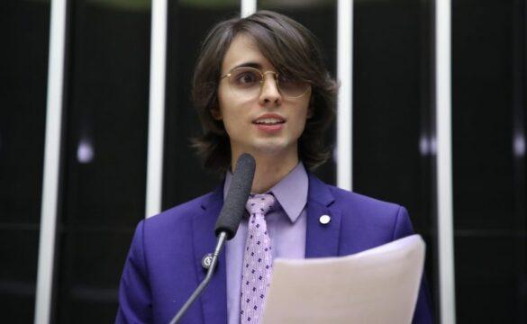 Imagem representativa do Projeto de Lei 4900/24 sobre redes comunitárias de internet na região Amazônica