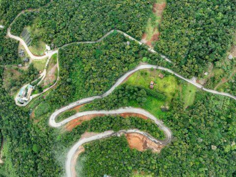 Pista de concreto na SC-290 entre Praia Grande e Serra do Faxinal