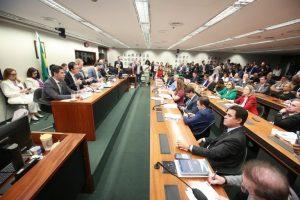 Reitor da UFSC em audiência pública