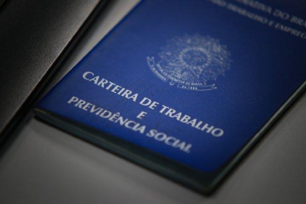 Pessoas em busca de emprego