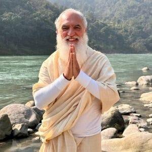 Capa do livro com o título 'Em busca da Verdade' e imagem de Sri Prem Baba