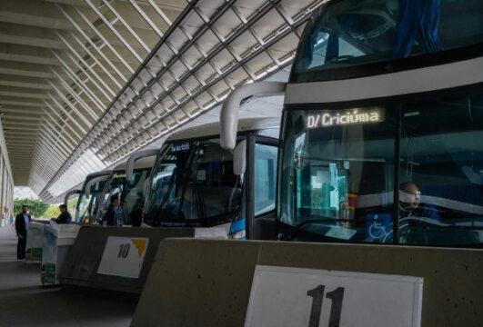 Transporte intermunicipal sem licitação em SC