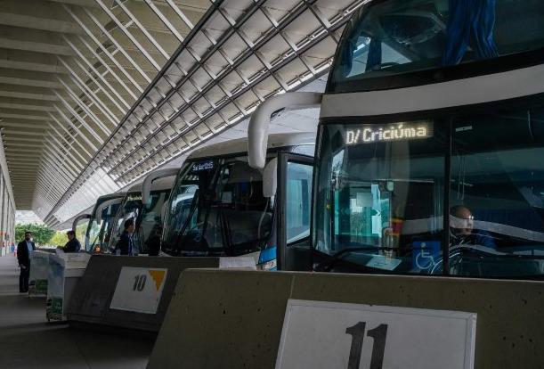 Transporte intermunicipal sem licitação em SC