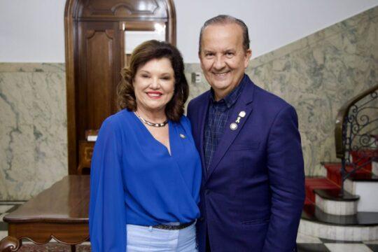 Vice-Governadora Marilisa Boehm transmitindo cargo de governador em Florianópolis