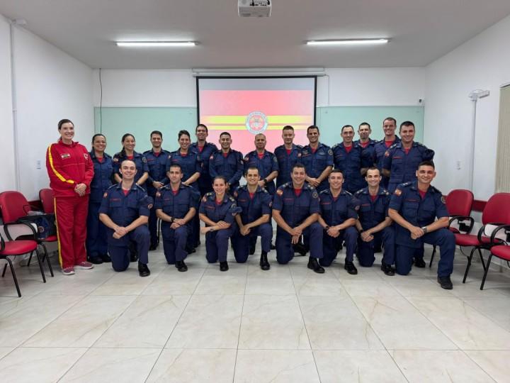 Cadetes do CFO do CBMSC em visita ao 10º BBM em São José