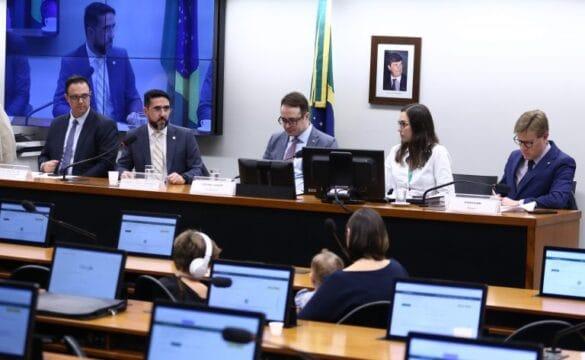 Deputados em audiência sobre a suspensão de voos da Voepass