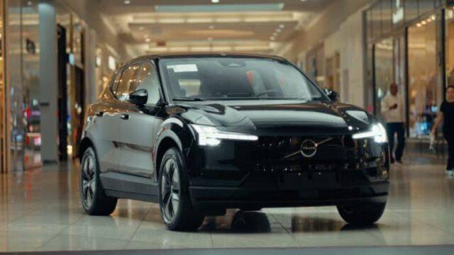 Carro elétrico de luxo Volvo EX30 Plus