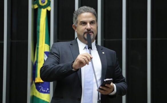 Imagem do deputado Gilvan da Federal em reunião parlamentar