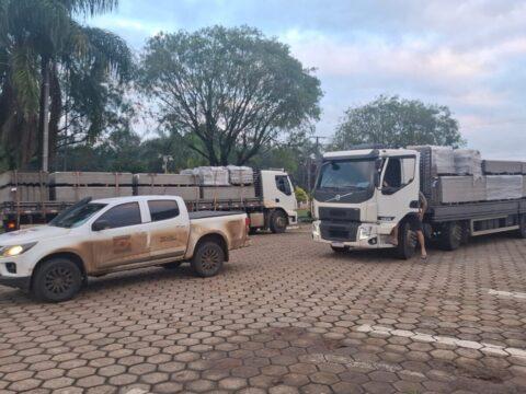 Equipes da Proteção Civil distribuem ajuda humanitária em SC