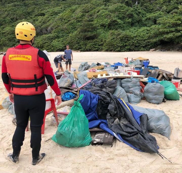 Ações de Limpeza Ambiental pelo Corpo de Bombeiros Militar de Santa Catarina