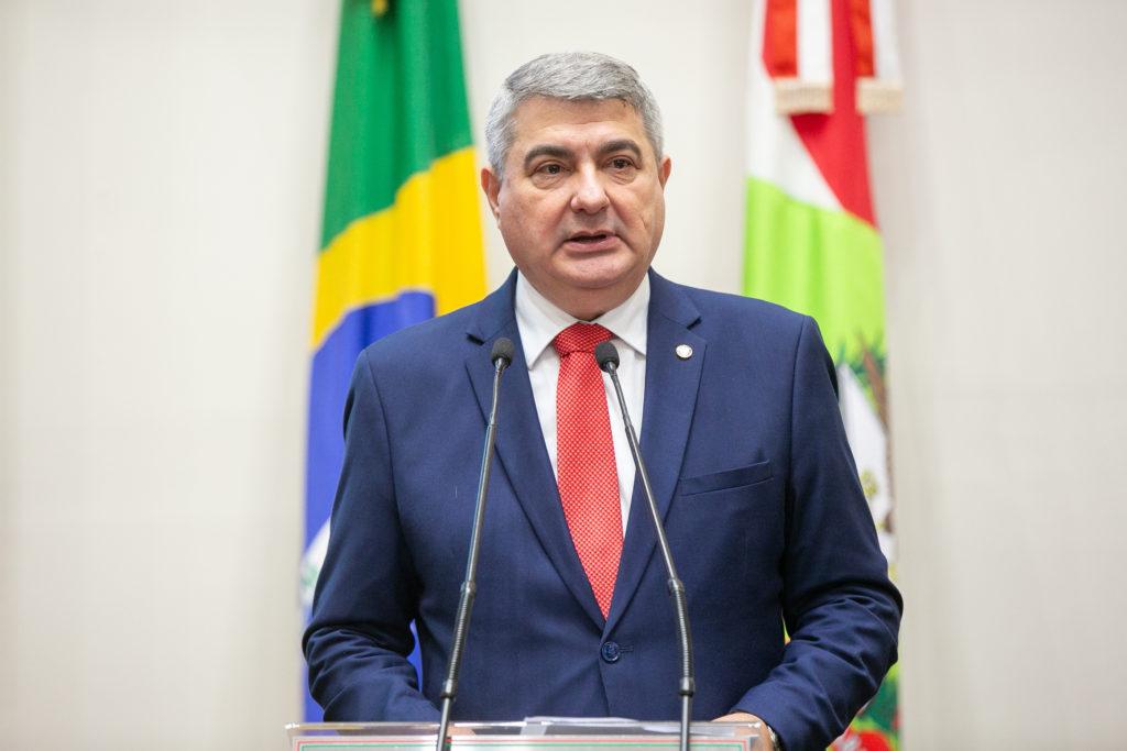 Foto de Antídio Lunelli, deputado estadual do MDB